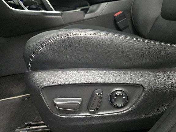 Toyota RAV4 23 of 23