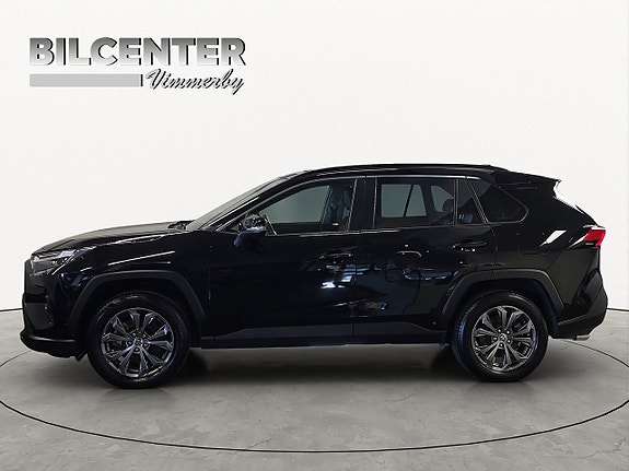 Toyota RAV4 3 of 23