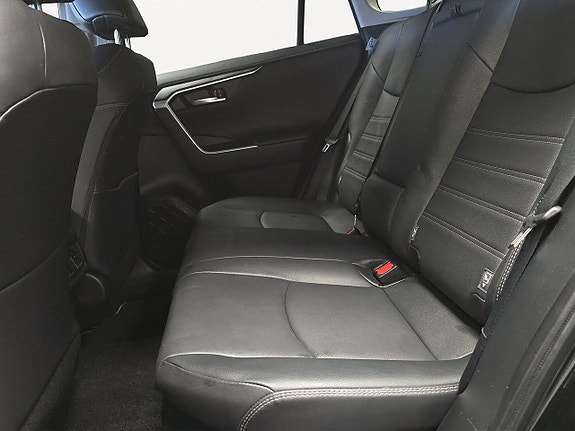 Toyota RAV4 13 of 23