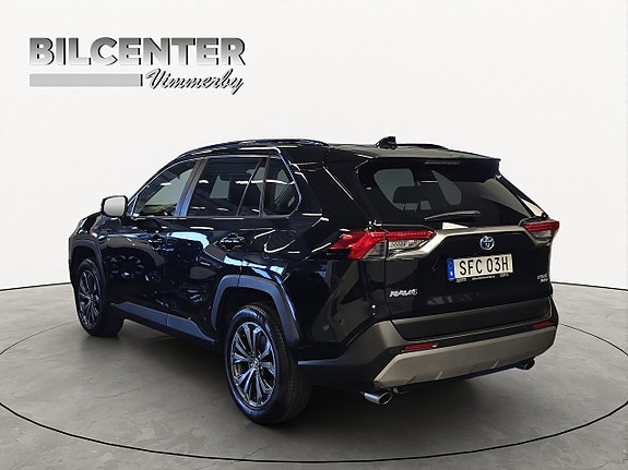 Toyota RAV4 4 of 23