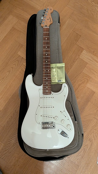 Fender Player Stratocaster gitarr
