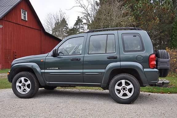 Jeep Cherokee 3 of 14