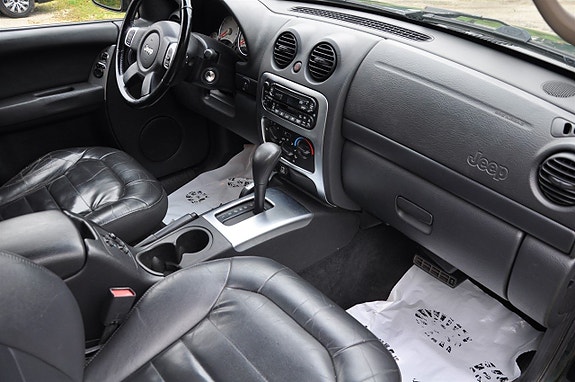 Jeep Cherokee 10 of 14
