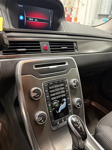 Volvo XC70 11 of 15