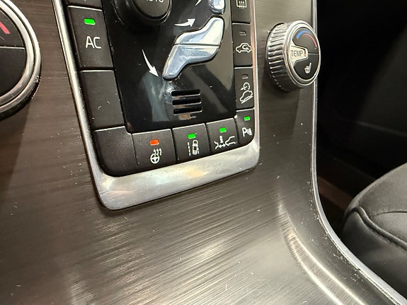 Volvo XC70 12 of 15