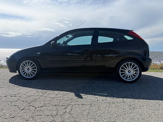 Ford Focus 2 of 22