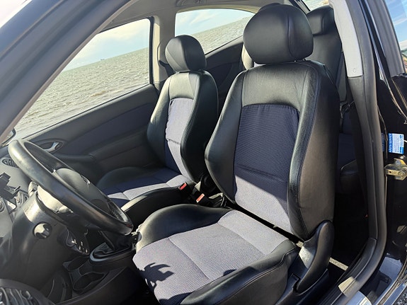 Ford Focus 10 of 22