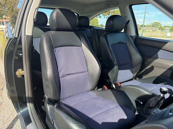 Ford Focus 13 of 22