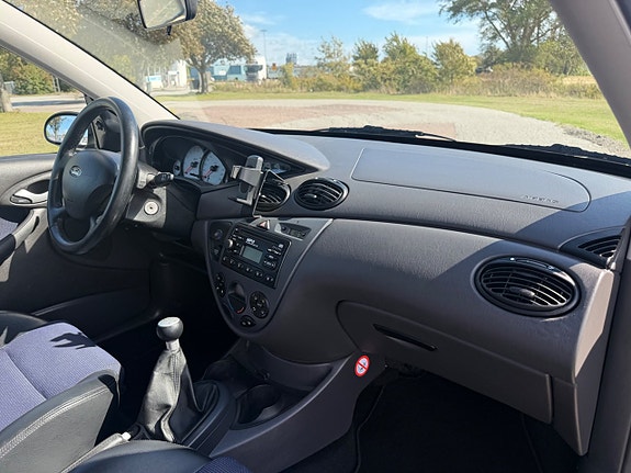 Ford Focus 12 of 22