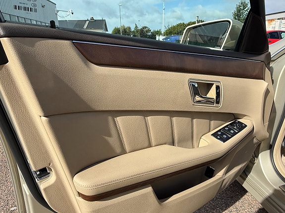 Mercedes-Benz E250 13 of 14