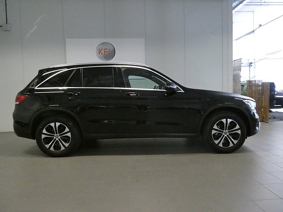 Mercedes-Benz GLC300 e 5 of 26