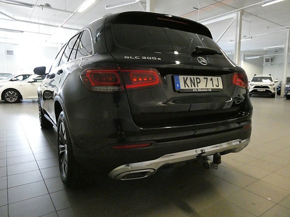 Mercedes-Benz GLC300 e 8 of 26