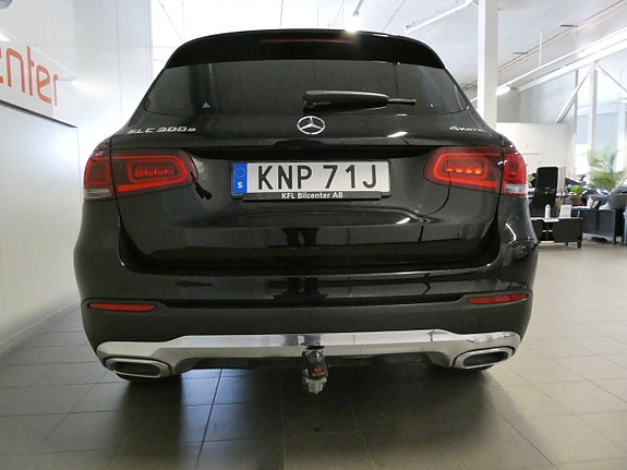 Mercedes-Benz GLC300 e 7 of 26
