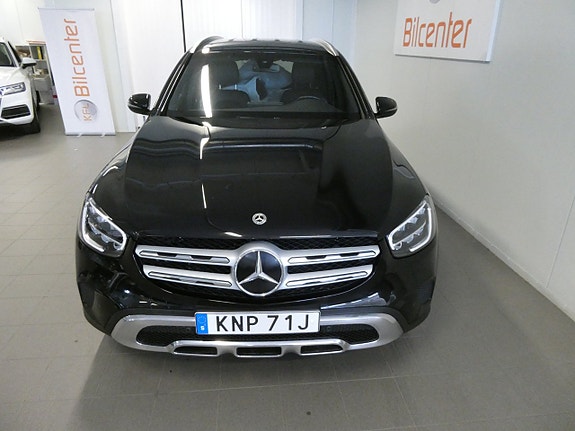 Mercedes-Benz GLC300 e 12 of 26