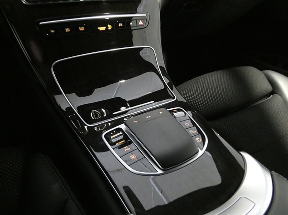 Mercedes-Benz GLC300 e 21 of 26