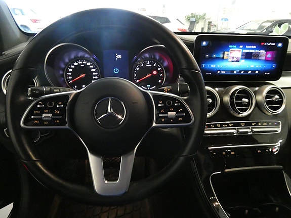 Mercedes-Benz GLC300 e 19 of 26