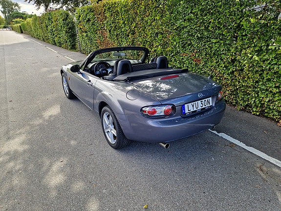 Mazda MX-5 4 of 10