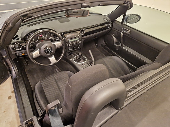 Mazda MX-5 6 of 10