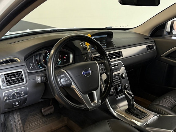 Volvo V70 8 of 17