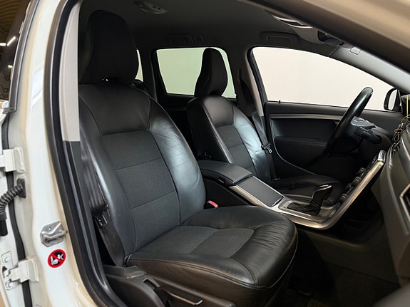 Volvo V70 11 of 17