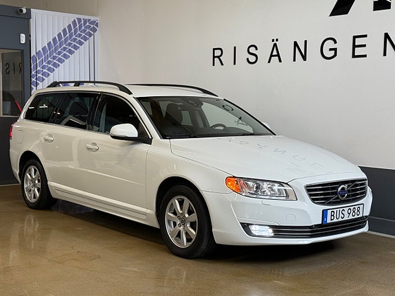 Volvo V70 2 of 17