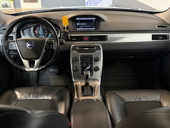 Volvo V70 9 of 17
