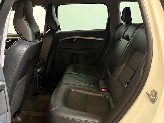 Volvo V70 13 of 17