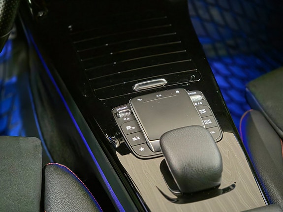 Mercedes-Benz CLA180 14 of 23