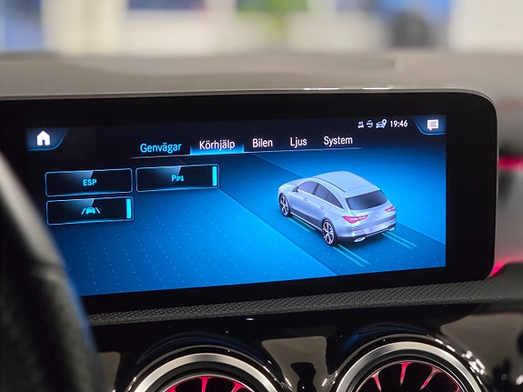 Mercedes-Benz CLA180 20 of 23