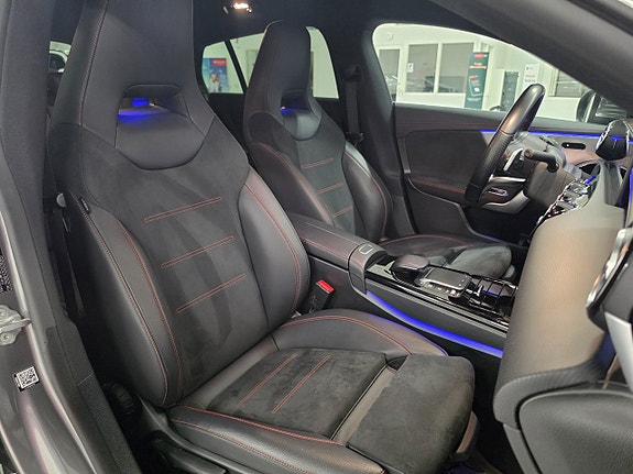 Mercedes-Benz CLA180 22 of 23