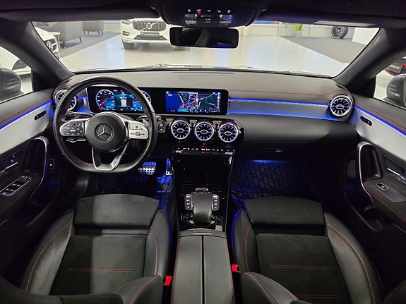 Mercedes-Benz CLA180 11 of 23