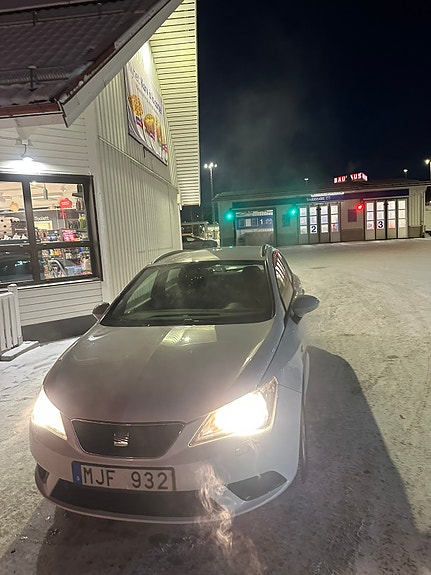 Seat Ibiza 4 of 7