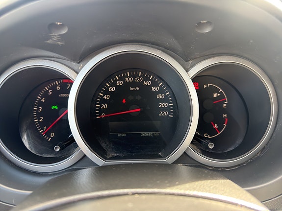 Suzuki Grand Vitara 10 of 16