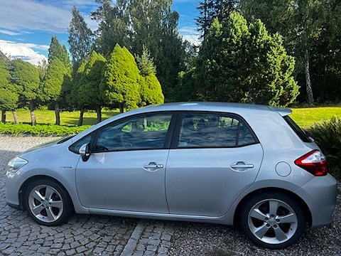Toyota Auris 2 of 8
