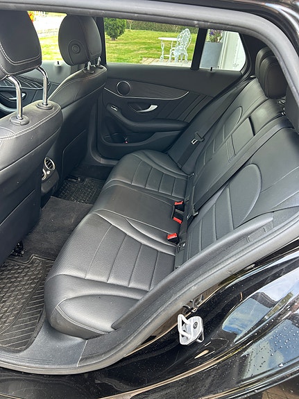 Mercedes-Benz C300 4 of 13