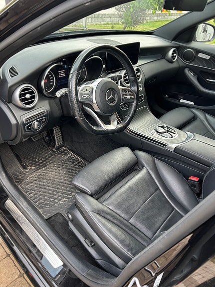 Mercedes-Benz C300 3 of 13