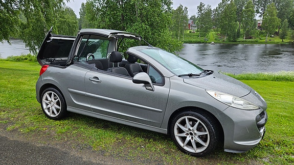 Peugeot 207 CC 2 of 4