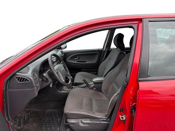 Volvo V40 15 of 21