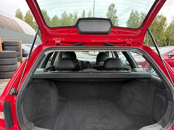 Volvo V40 14 of 21