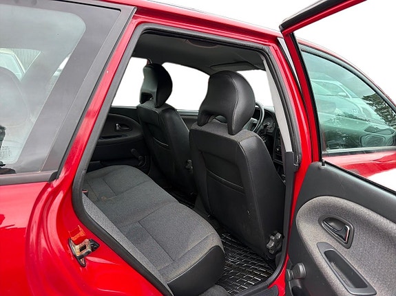 Volvo V40 16 of 21