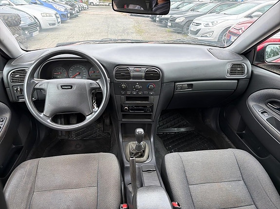 Volvo V40 13 of 21