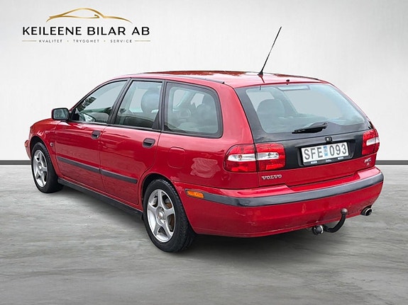 Volvo V40 9 of 21