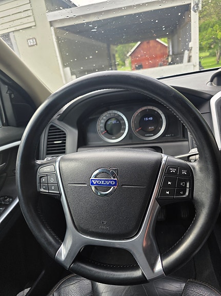 Volvo XC60 4 of 5