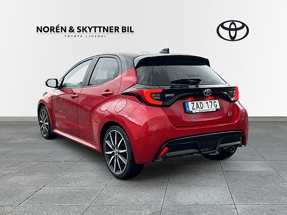 Toyota Yaris 3 of 11