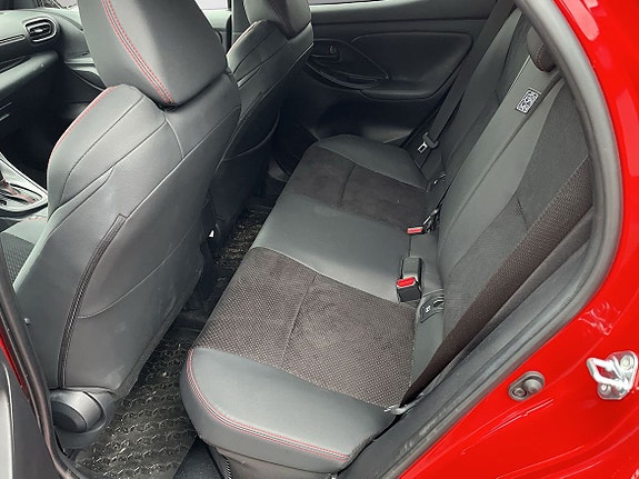 Toyota Yaris 8 of 11