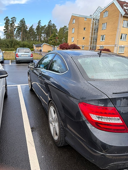 Mercedes-Benz C220 5 of 10