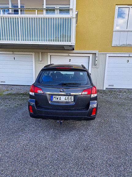 Subaru Outback 4 of 8