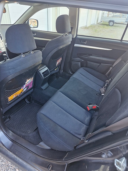 Subaru Outback 2 of 8