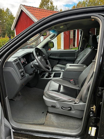 Dodge RAM 1500 9 of 12