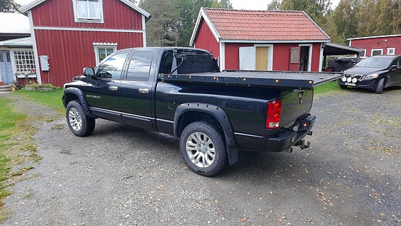 Dodge RAM 1500 4 of 12